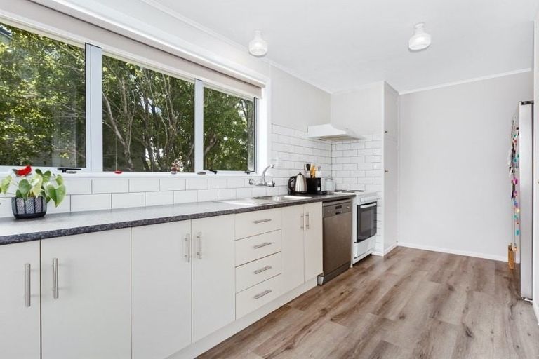 Photo of property in 6 Carbine Place, Ascot Park, Porirua, 5024