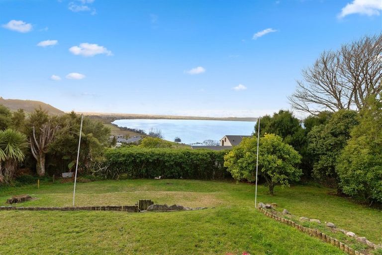 Photo of property in 7a Naera Place, Kawaha Point, Rotorua, 3010