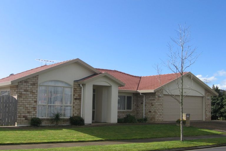 Photo of property in 25 Belcoo Crescent, East Tamaki, Auckland, 2013