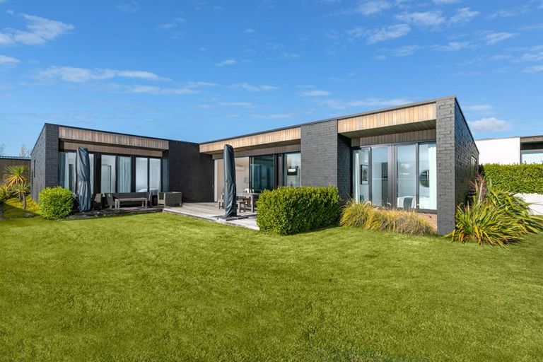 Photo of property in 28 Stackbrae Avenue, Wanaka, 9305