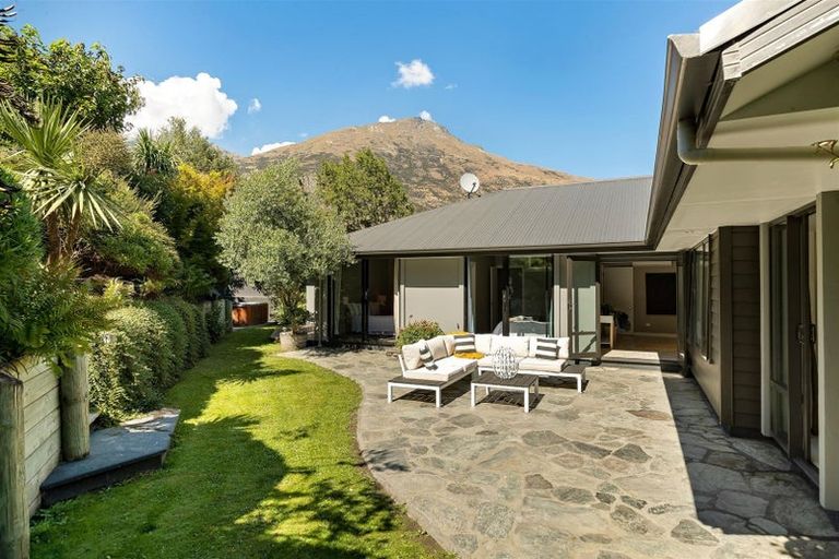 Photo of property in 8 Quill Street, Lake Hayes, Queenstown, 9304