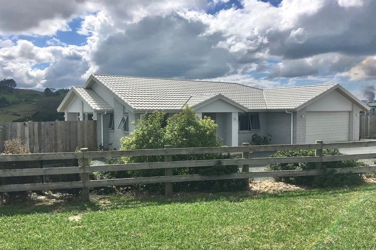 Photo of property in 25 Calla Street, Maungaturoto, 0520