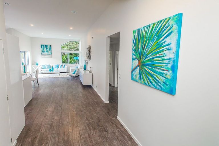 Photo of property in 1b Lynwood Road, New Lynn, Auckland, 0600