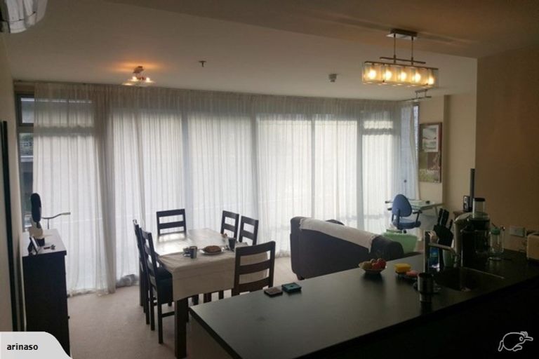 Photo of property in Montreaux Apartments, 1g/164 The Terrace, Wellington Central, Wellington, 6011