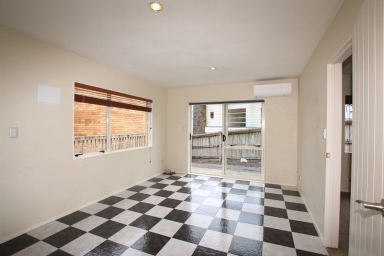 Photo of property in 26 Lismore Way, Oteha, Auckland, 0632