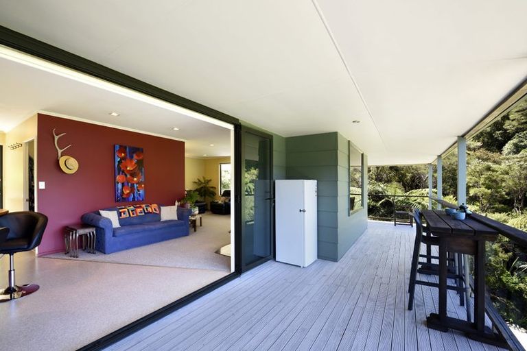 Photo of property in 16 Worlds End Road, Tennyson Inlet, Rai Valley, 7195