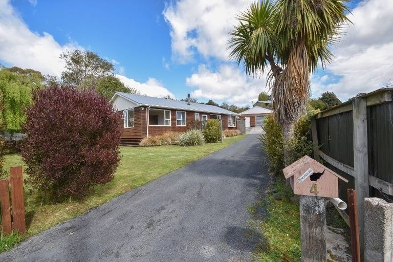 Photo of property in 4 Hare Road, Ocean View, Dunedin, 9035