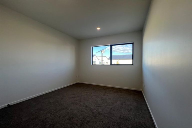 Photo of property in 127 Walters Road, Papakura, Takanini, 2110