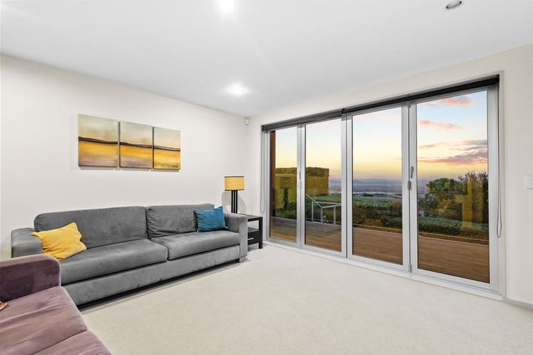 Photo of property in 5 Craigieburn Lane, Mount Pleasant, Christchurch, 8081