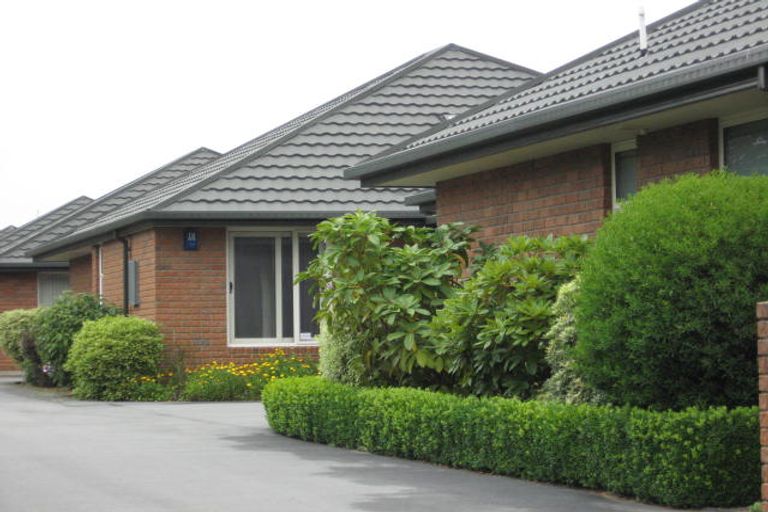 Photo of property in 2/61 Waimairi Road, Upper Riccarton, Christchurch, 8041