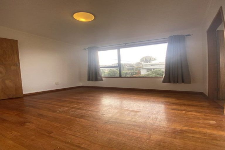 Photo of property in 5 Braemar Terrace, Johnsonville, Wellington, 6037