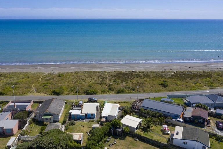 Photo of property in 230-232 Marine Parade, Otaki Beach, Otaki, 5512
