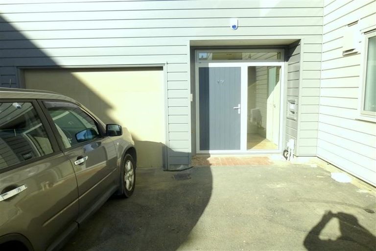 Photo of property in 17/15 Roxburgh Street, Mount Victoria, Wellington, 6011