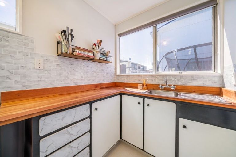 Photo of property in 6/100 Martin Street, Wallaceville, Upper Hutt, 5018