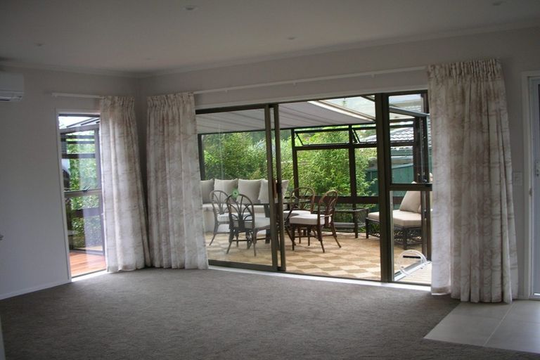 Photo of property in 2/123 Prince Regent Drive, Half Moon Bay, Auckland, 2012