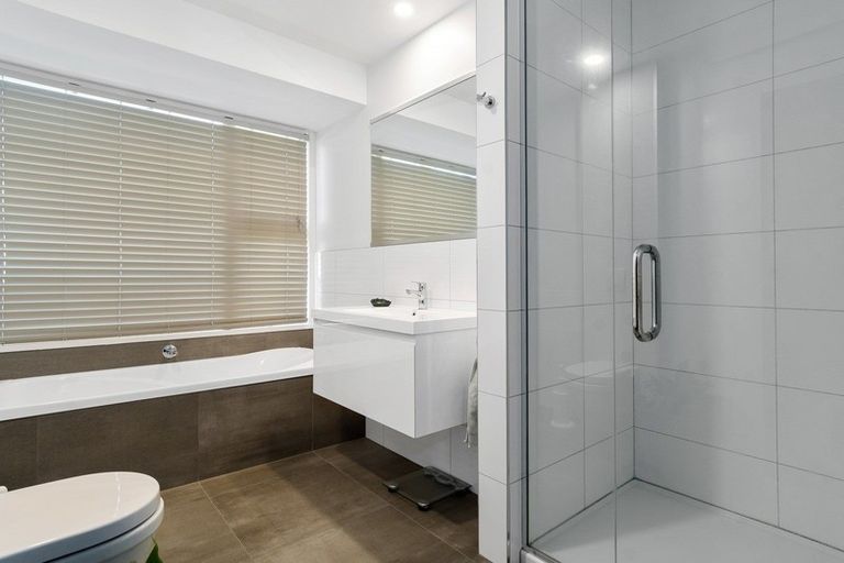 Photo of property in 112 Sutherland Road, Brookfield, Tauranga, 3110