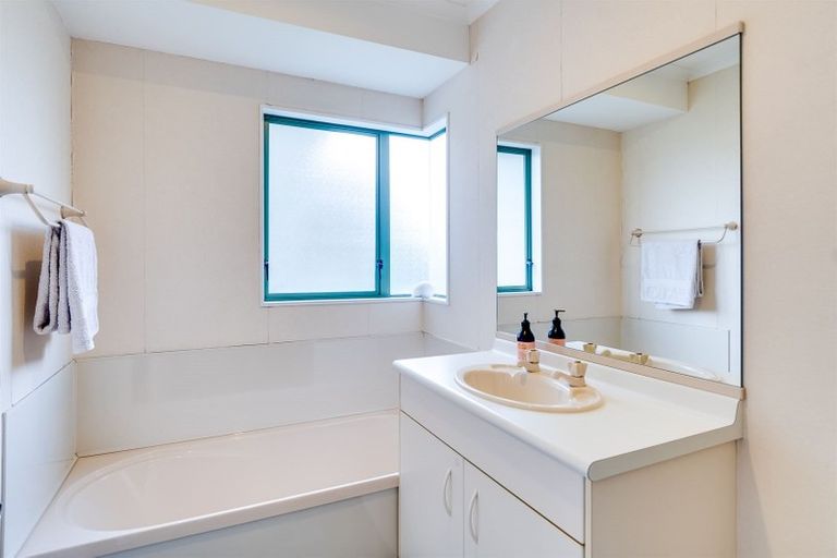 Photo of property in 14 Gill Road, Bay View, Napier, 4104