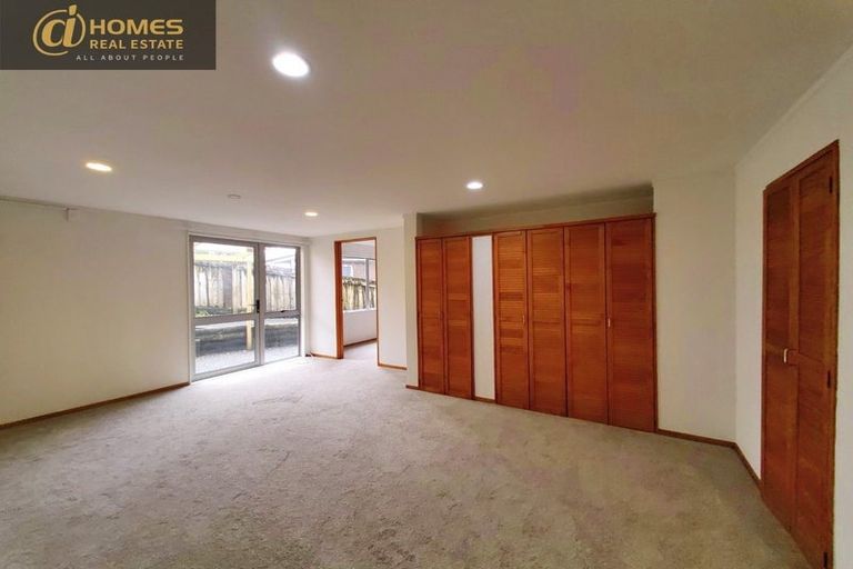 Photo of property in 40 Eyre Street, Henderson, Auckland, 0612