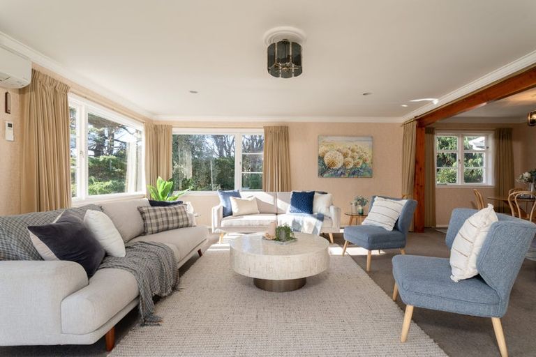 Photo of property in 1 Tainui Terrace, Tawa, Wellington, 5028