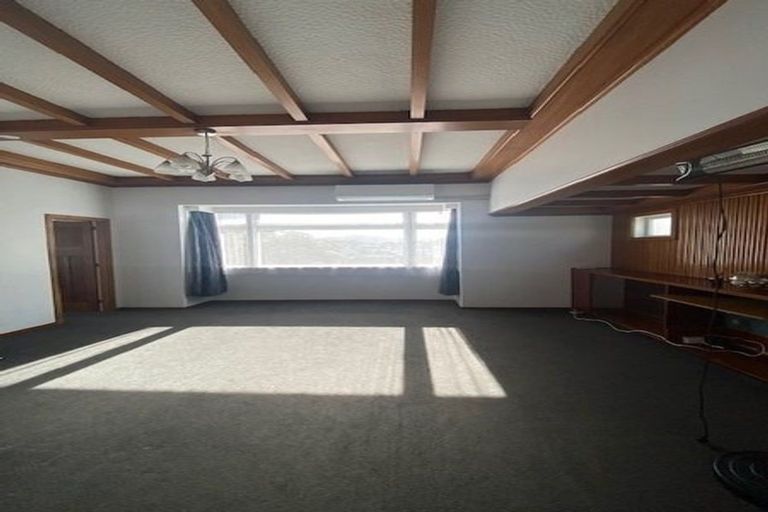 Photo of property in 17 Lawrence Street, Newtown, Wellington, 6021