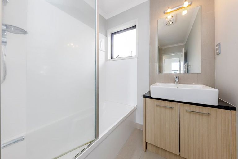 Photo of property in 18 Hirimate Place, Flat Bush, Auckland, 2019