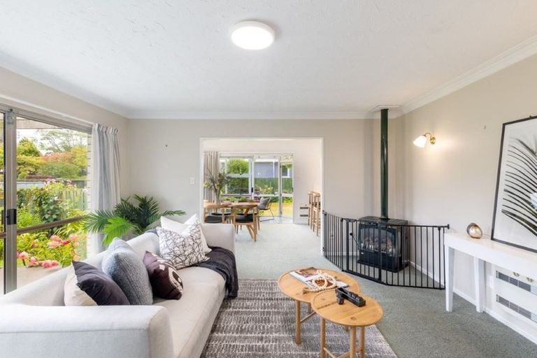 Photo of property in 42 Crofton Road, Harewood, Christchurch, 8051