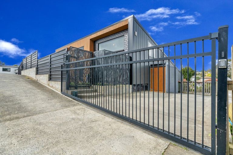 Photo of property in 6 Mara Waina Place, Swanson, Auckland, 0614