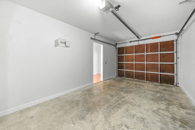 Photo of property in 124b The Ridgeway, Mornington, Wellington, 6021