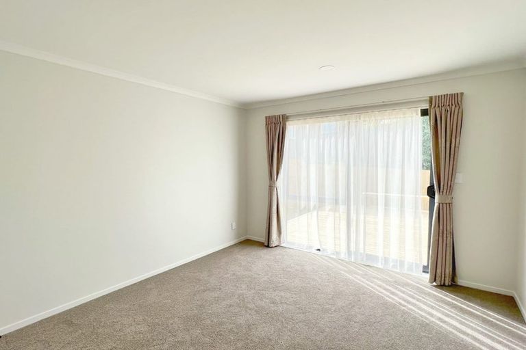 Photo of property in 98 Taikura Avenue, Red Beach, 0932