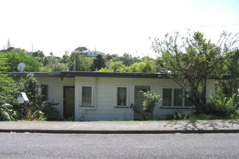 Photo of property in 102 Braemar Road, Castor Bay, Auckland, 0620