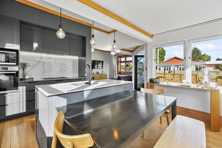 Photo of property in 77 Te Aroha Street, Hamilton East, Hamilton, 3216