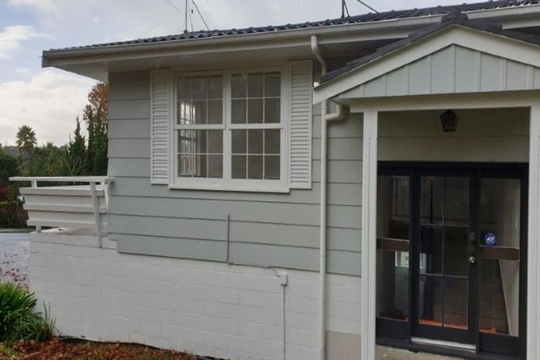 Photo of property in 14 Easton Park Parade, Glenfield, Auckland, 0629