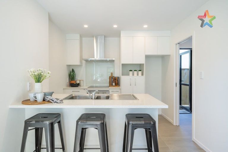 Photo of property in 1a Stokes Valley Road, Stokes Valley, Lower Hutt, 5019