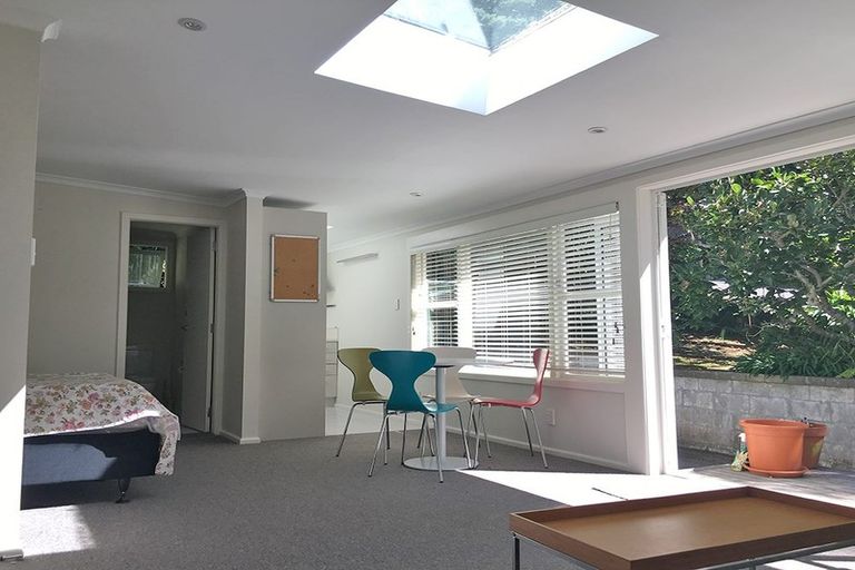 Photo of property in 37a Silverstream Road, Crofton Downs, Wellington, 6035