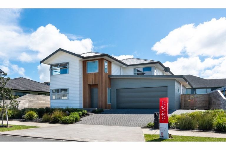 Photo of property in 13 Podgora Avenue, Kumeu, 0810