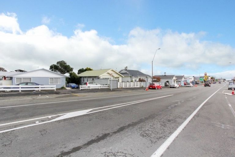 Photo of property in 1/76 Eliot Street, New Plymouth, 4310