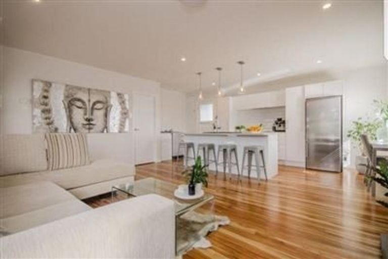 Photo of property in 57 Amberley Avenue, Te Atatu South, Auckland, 0610