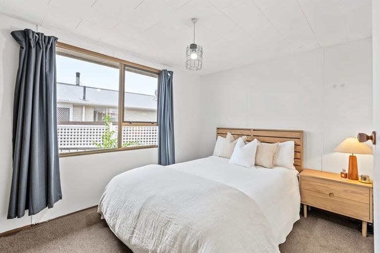 Photo of property in 8a Queenspark Drive, Parklands, Christchurch, 8083