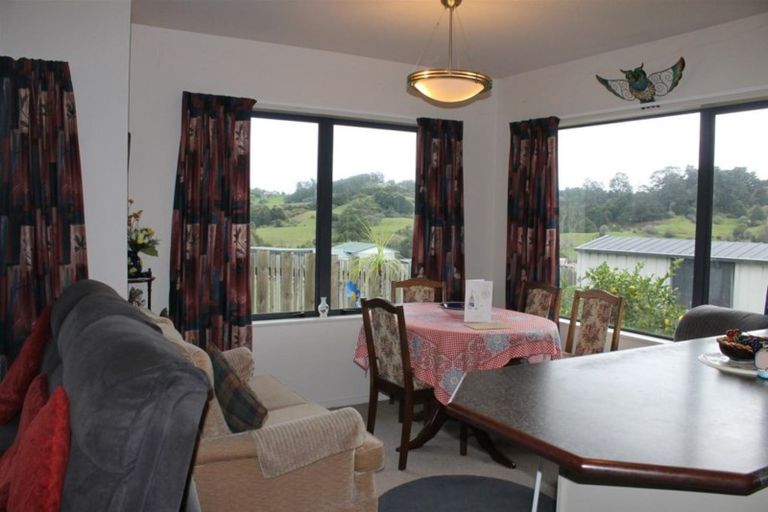 Photo of property in 4a Ash Grove, Maungaturoto, 0520