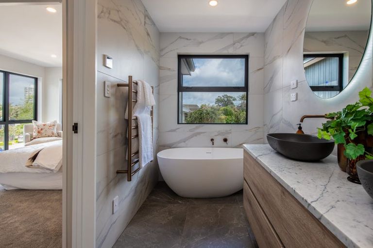 Photo of property in 12a Eric Price Avenue, Takapuna, Auckland, 0620