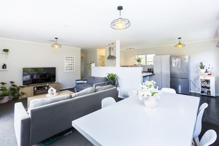 Photo of property in 63 Norana Road, Timberlea, Upper Hutt, 5018