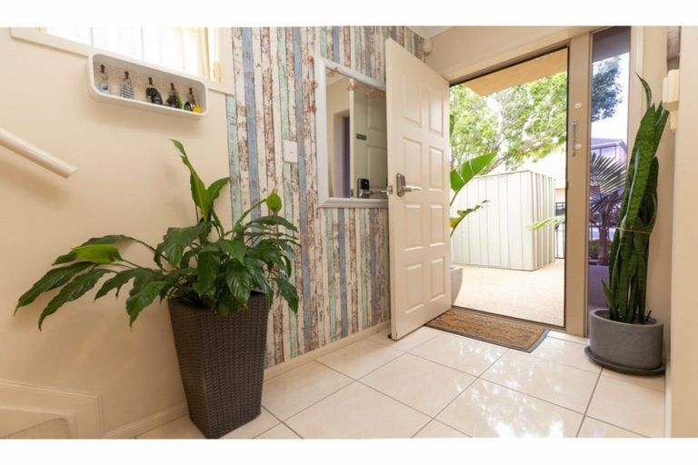 Photo of property in 34 Nautilus Drive, Gulf Harbour, Whangaparaoa, 0930