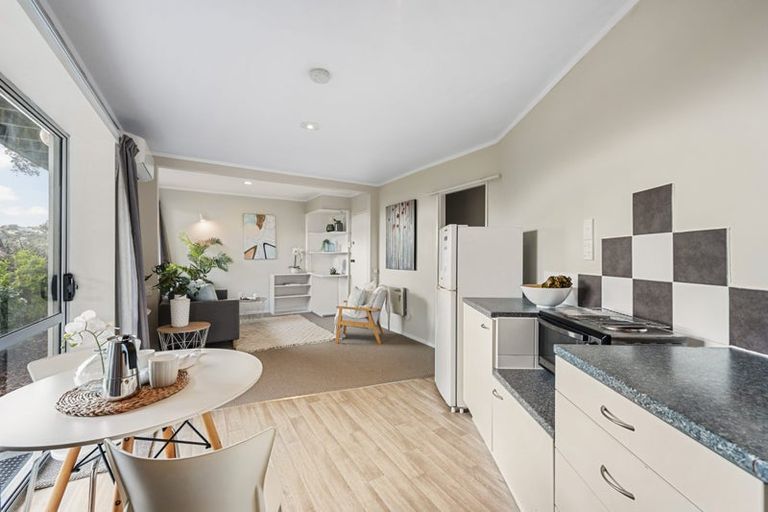 Photo of property in 3 Clementine Way, Crofton Downs, Wellington, 6035