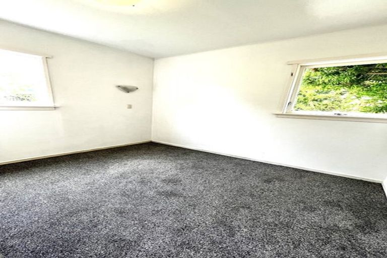 Photo of property in 15a Park Rise, Campbells Bay, Auckland, 0630