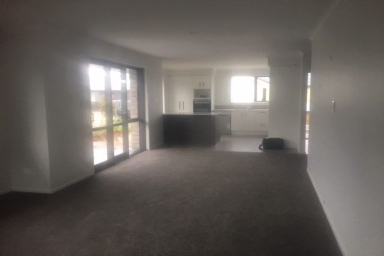Photo of property in 24 Taffe Crescent, Pyes Pa, Tauranga, 3112
