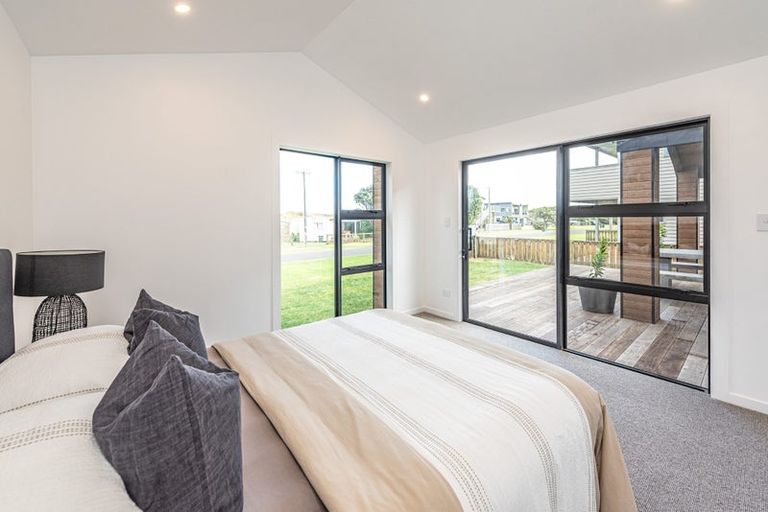 Photo of property in 16 Coleman Avenue, Waverley, 4591