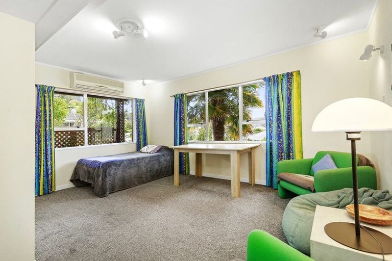 Photo of property in 24 Westhaven Drive, Tawa, Wellington, 5028