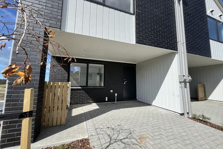 Photo of property in 1/23 Makomako Drive, Orewa, 0931