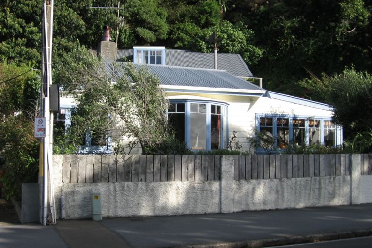 Photo of property in 357 Karaka Bay Road, Karaka Bays, Wellington, 6022