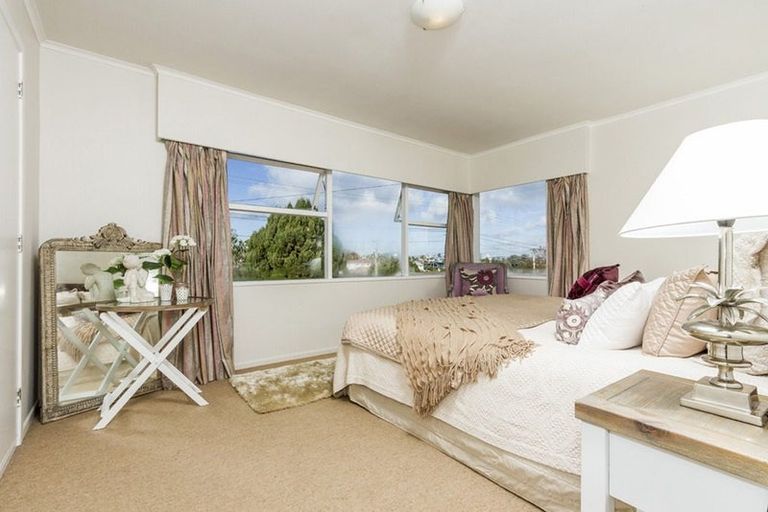 Photo of property in 1/22 Alamein Avenue, Belmont, Auckland, 0622